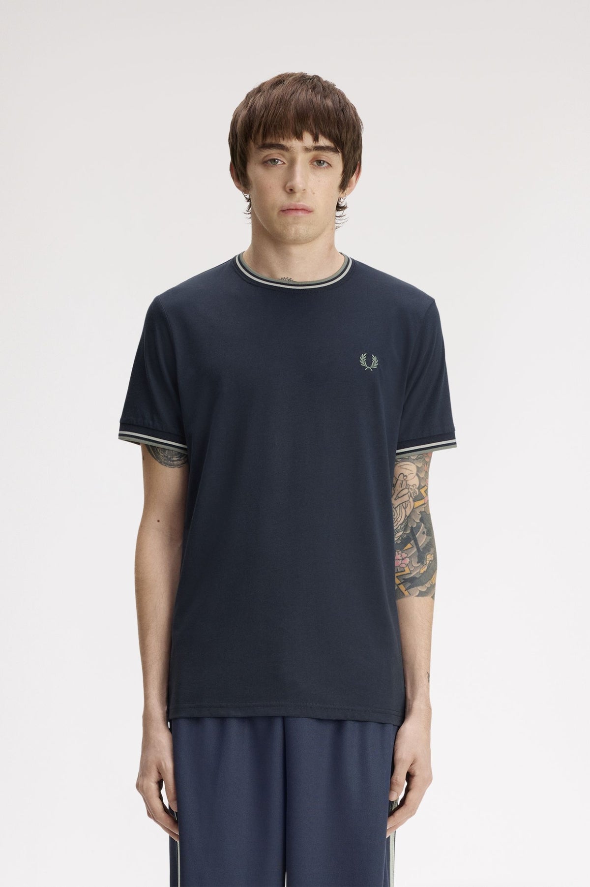 Fred Perry M1588 T Shirt dkaf/ecru/seagrs