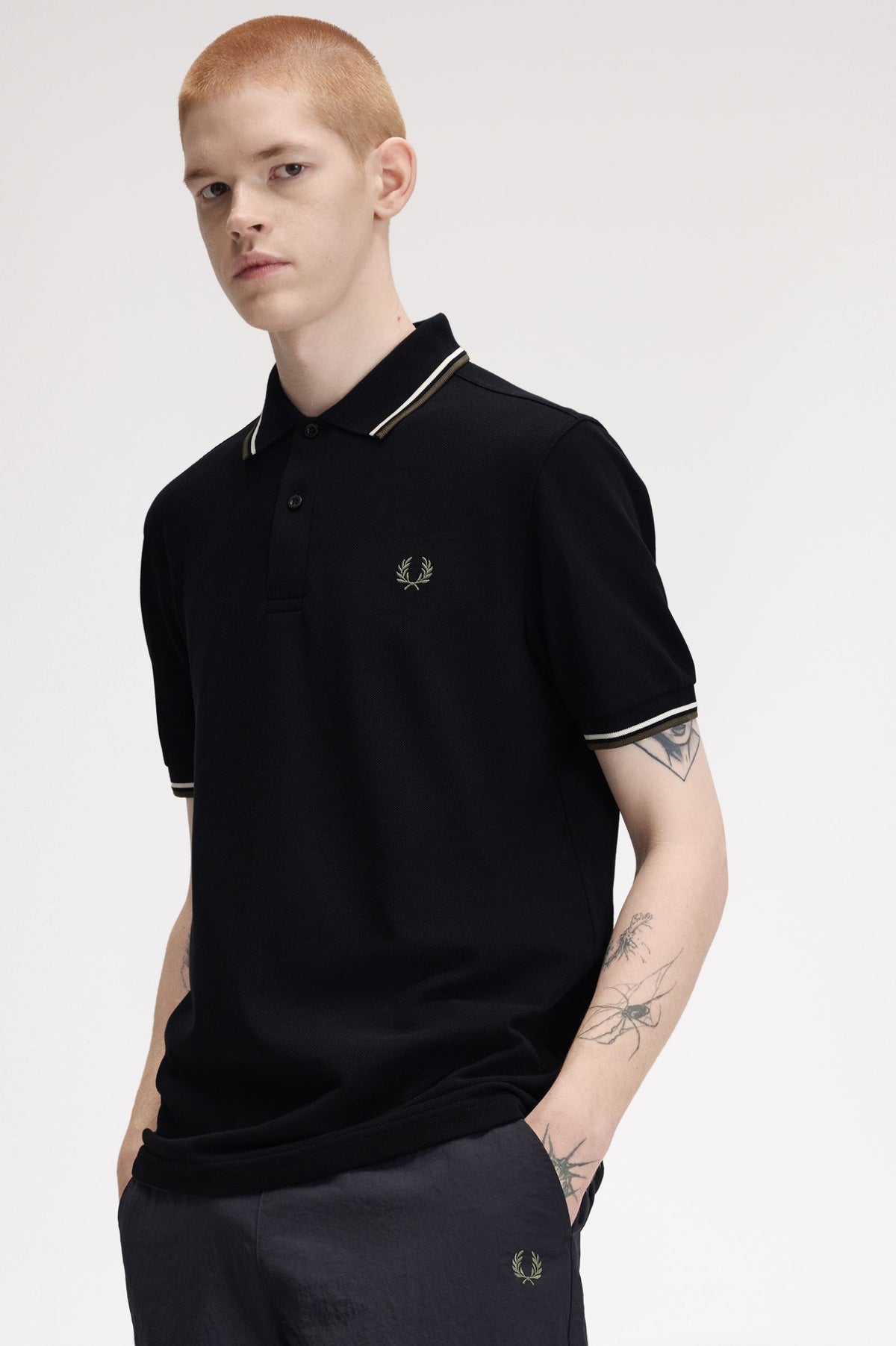 Fred Perry M3600 Polo shirt blk/ecru/rlwgren